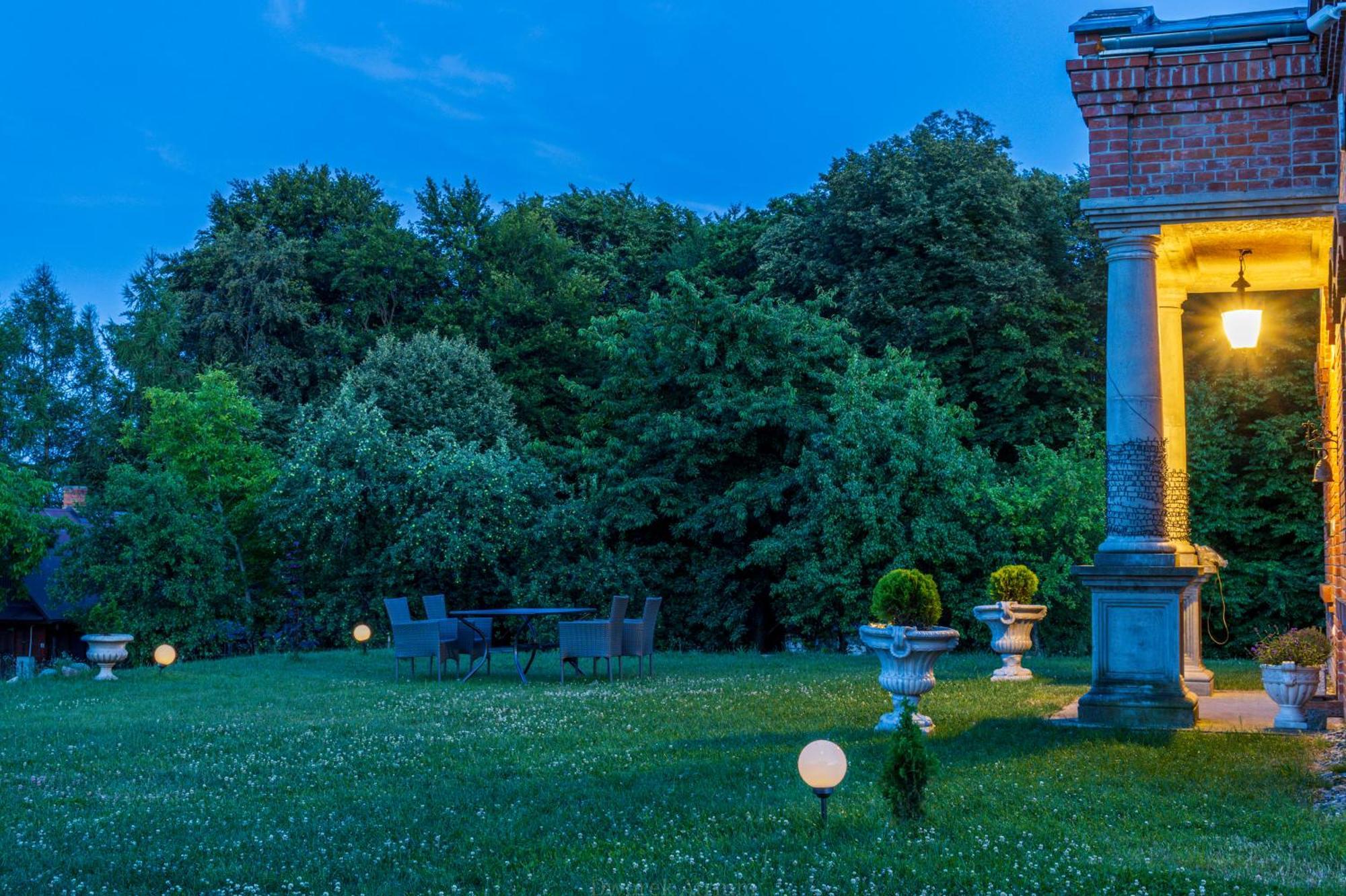 Dworek Atrium Tomaszów Lubelski Esterno foto